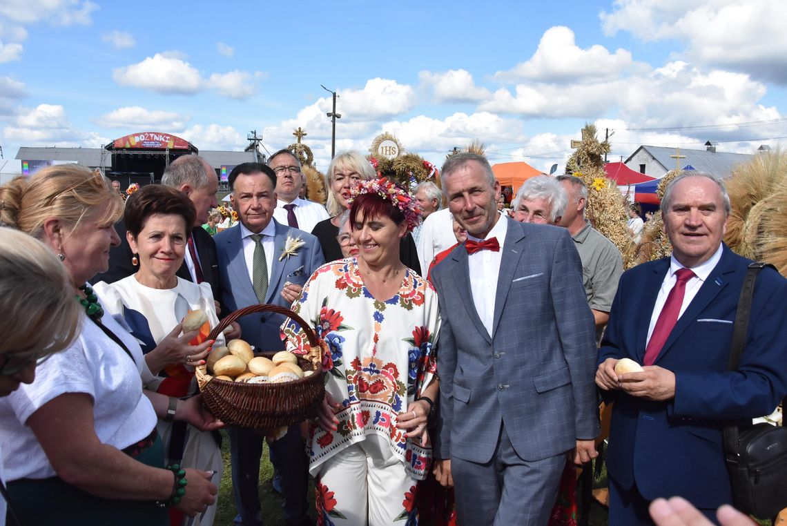 Święto rolnictwa w Płońsku. Dożynki Województwa Mazowieckiego i Diecezji Płockiej na Poświętnem