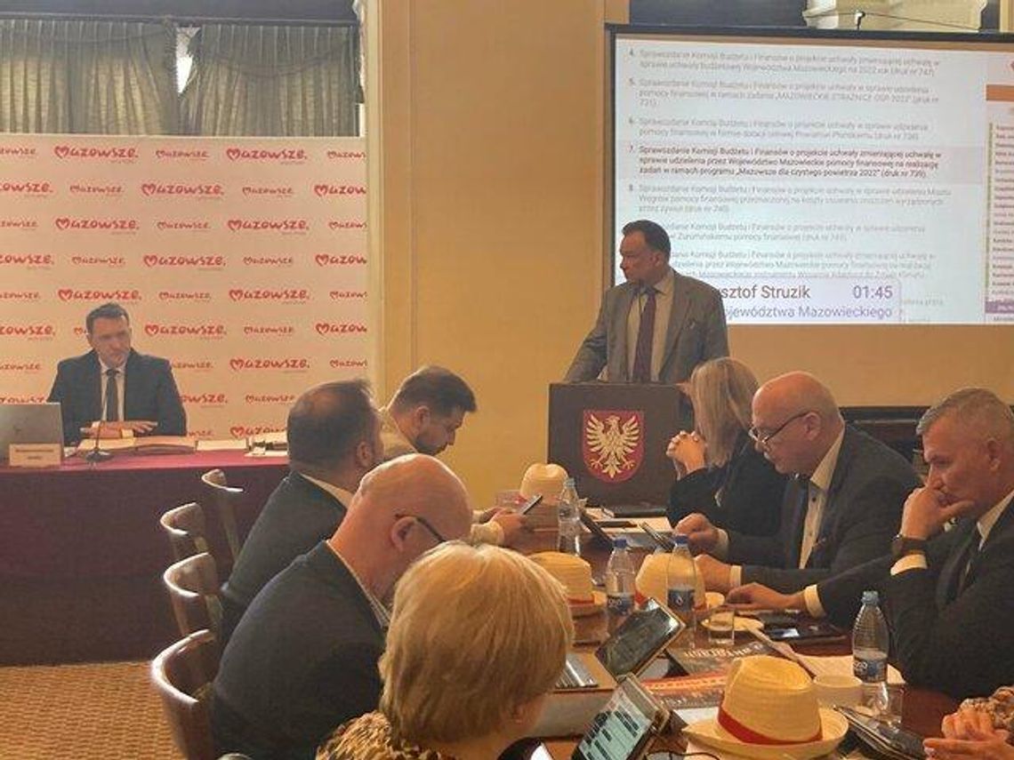 Sytuacja szpitali coraz trudniejsza. 100 mln zł dla placówek od samorządu Mazowsza