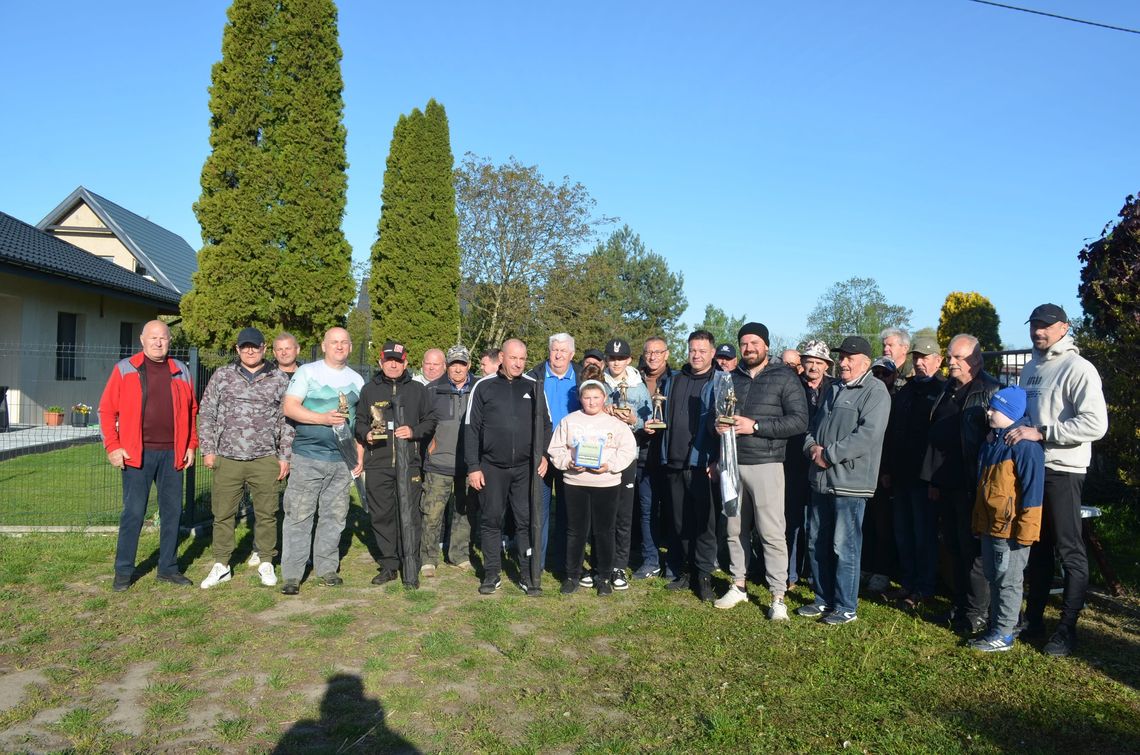 Tradycyjne zawody wędkarskie nad stawami w Szerominku