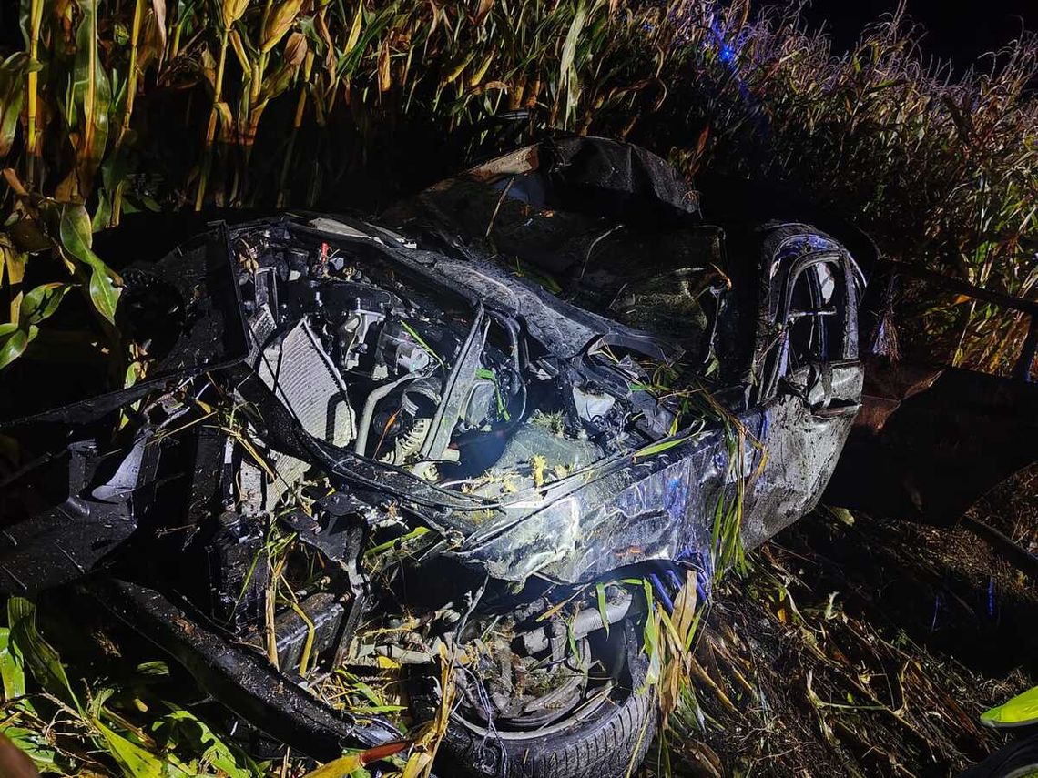 Tragiczny wypadek w Kodłutowie. Nie żyje 24-letni pasażer BMW Tragiczny wypadek w Kodłutowie. Nie żyje 24-letni pasażer BMW