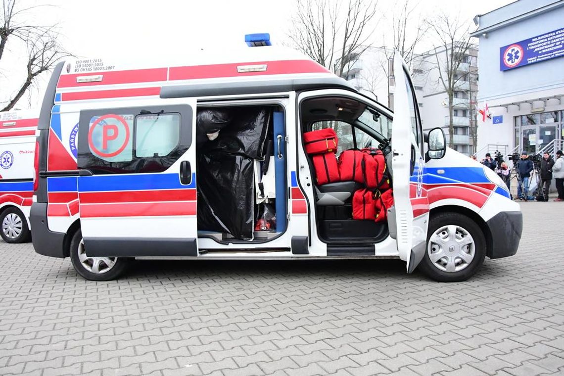  Trzy karetki z Mazowsza wyruszyły do Kijowa. Dar od samorządu województwa mazowieckiego