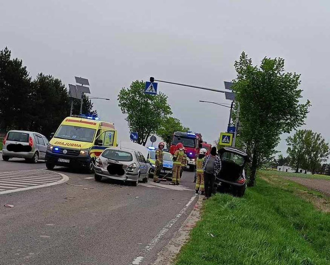 Trzy pojazdy zderzyły się na DK50 - jedna osoba ranna