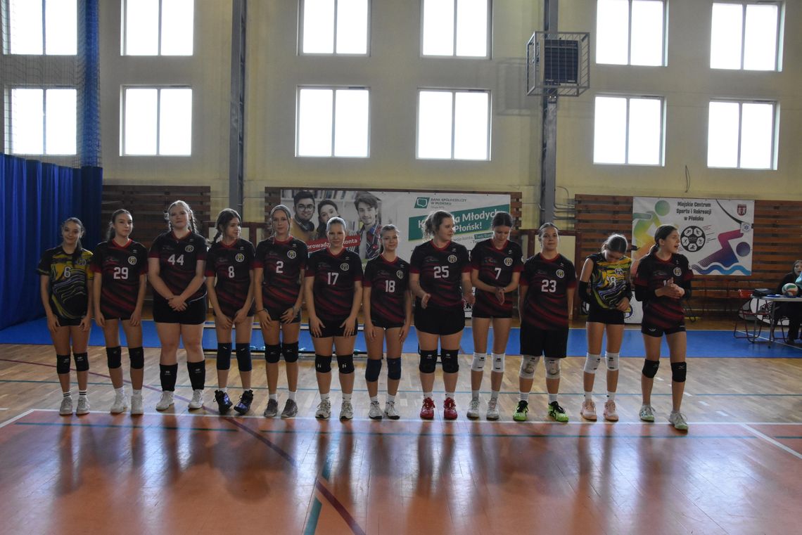 Trzy wygrane i awans płońskich siatkarek