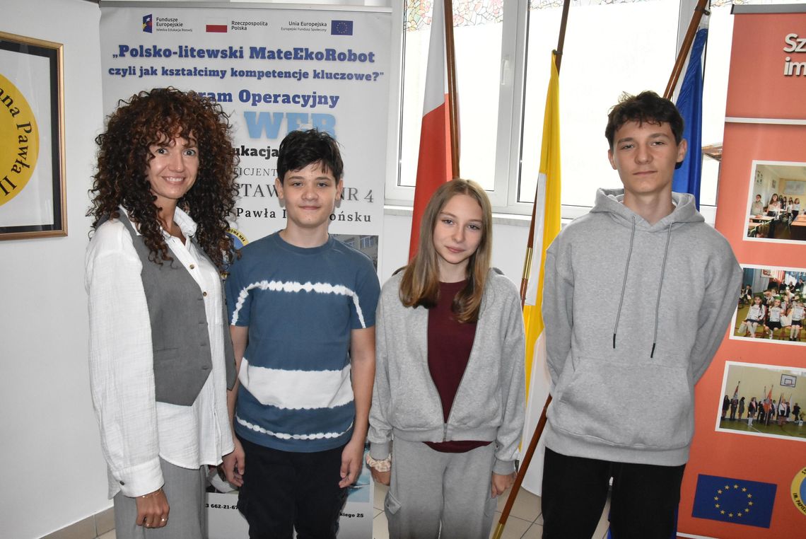 Uczniowie Szkoły Podstawowej nr 4 w Płońsku w Sejmie Dzieci i Młodzieży