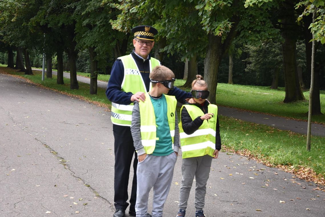 Uczyli dzieci odpowiedzialnych zachowań na drodze Uczyli dzieci odpowiedzialnych zachowań na drodze