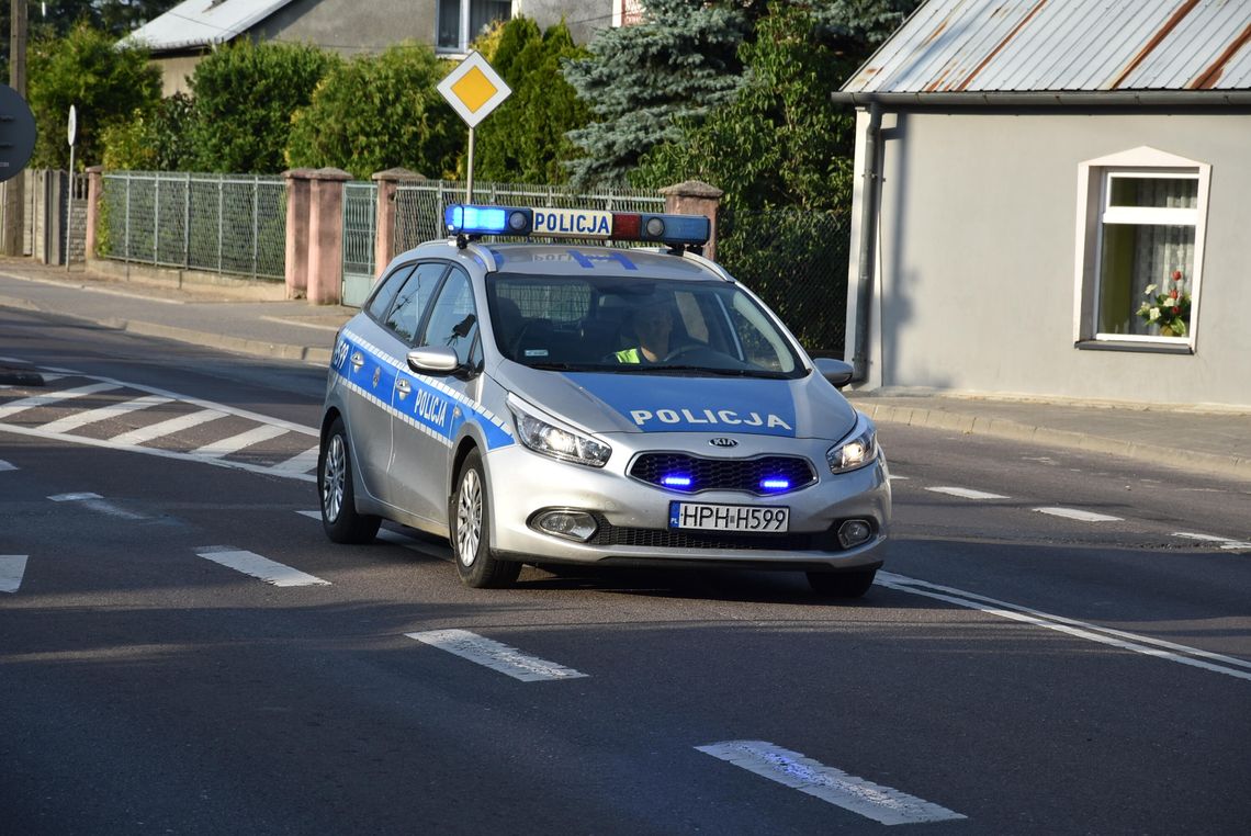 Uderzył w mercedesa i uciekł. 28-latek wpadł po pijackim rajdzie