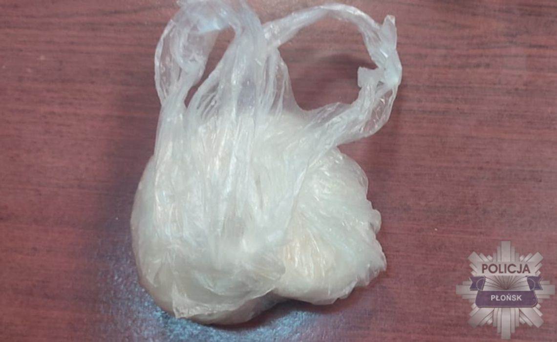 Ukryła pakunek z narkotykami w nogawce spodni. Wpadła w czasie kontroli drogowej