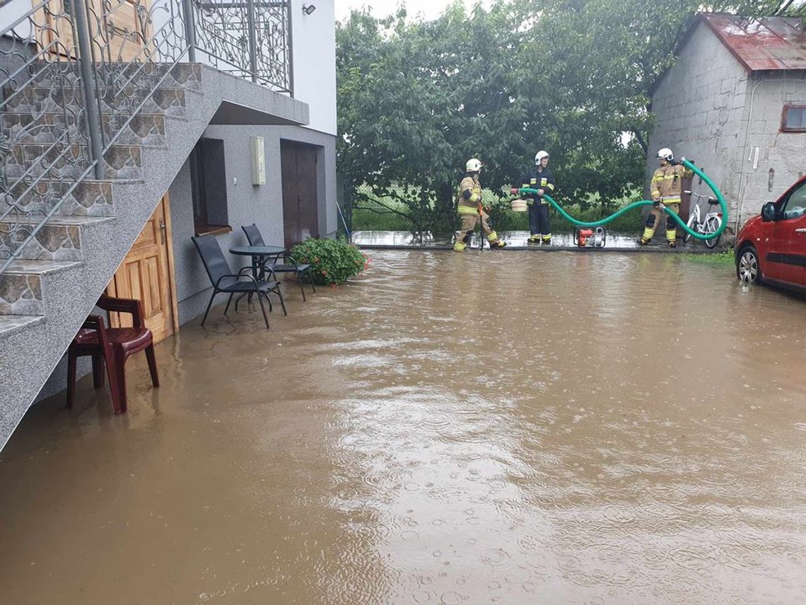 Ulewa równa się zalany dom. Mieszkańcy Srebrnej są przerażeni i mają dość