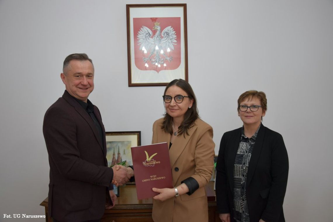 Umowa na rewitalizację i budowę świetlicy wiejskiej w Nacpolsku podpisana