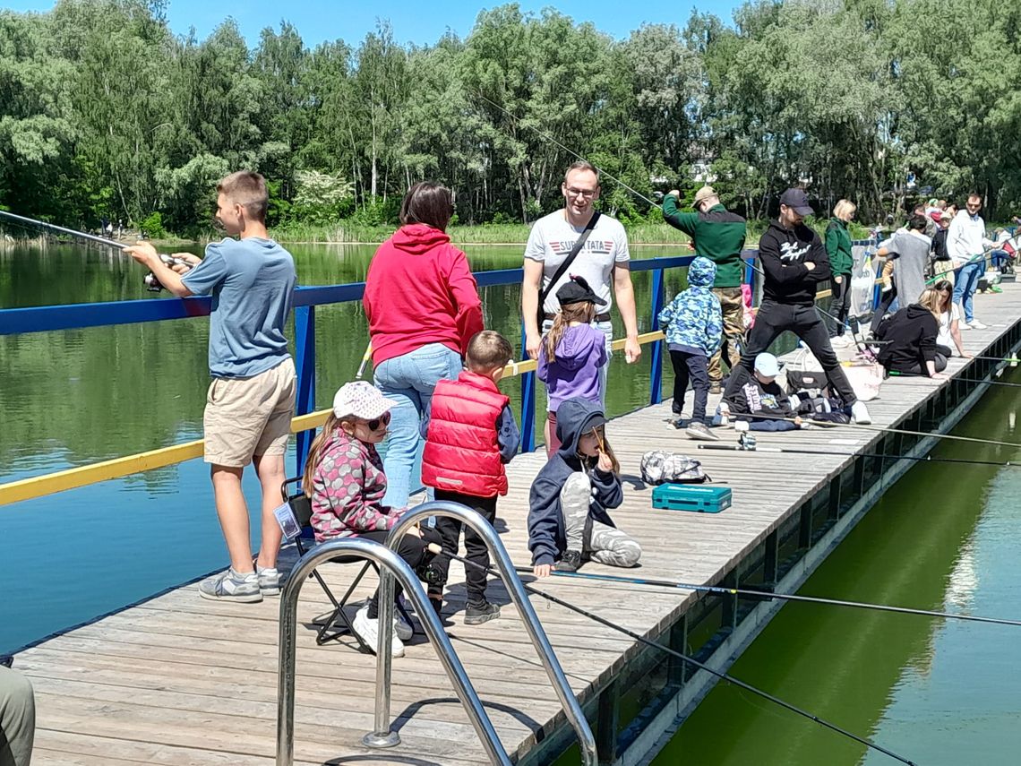 Wędkarski Dzień Dziecka w Ciechanowie. Świetna zabawa połączona z pomocą na rodzinnym pikniku