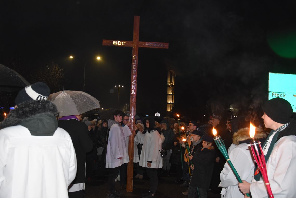 Wierni podczas drogi krzyżowej przeszli ulicami Płońska