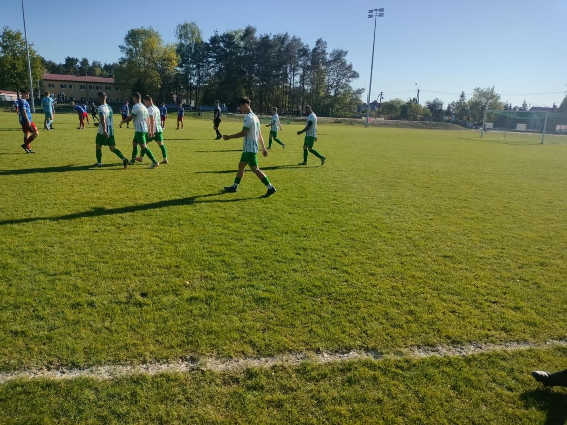 Wkra postawiła się liderowi, ale punktów nie zdobyła Wkra postawiła się liderowi, ale punktów nie zdobyła