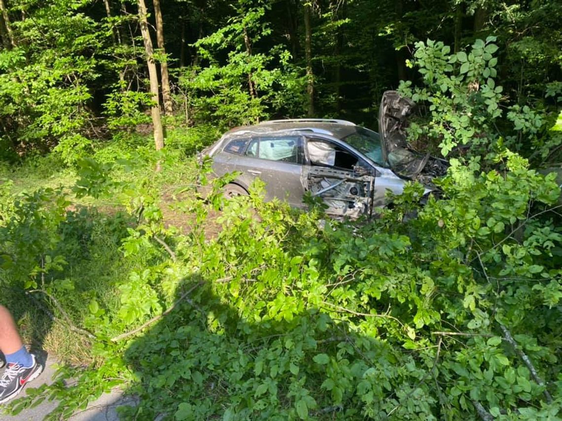 Wypadek w Pieńkach Rzewińskich (gm. Baboszewo). Kierowca osobówki trafił do szpitala