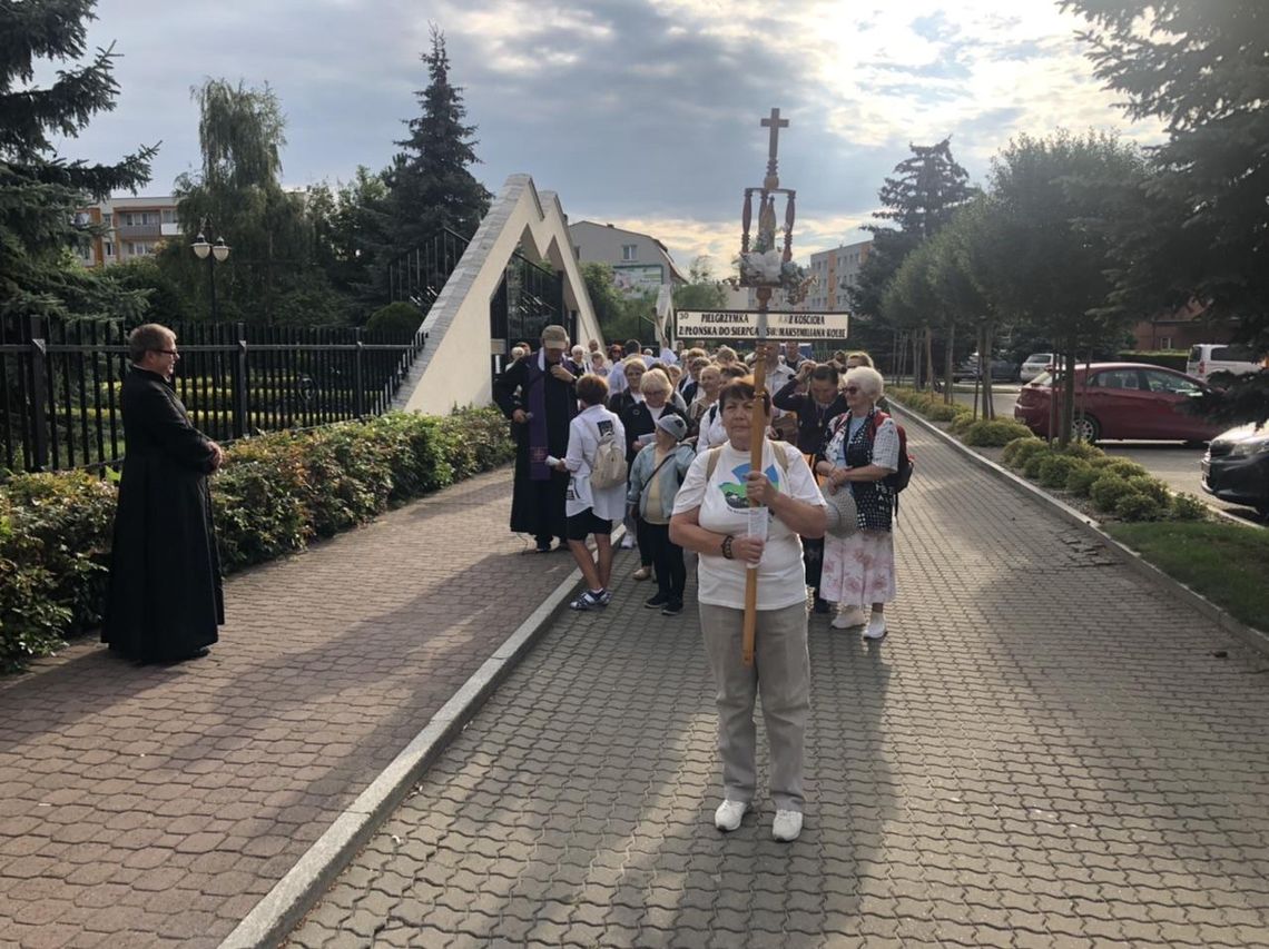 Wyruszyła jubileuszowa piesza pielgrzymka z Płońska do Sierpca zapoczątkowana przez ks. R. Jaworskiego