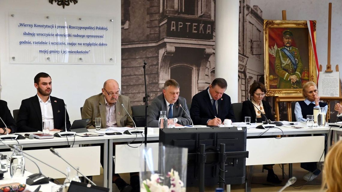 Wyższe podatki i opłaty w Płońsku. Radni podjęli decyzję