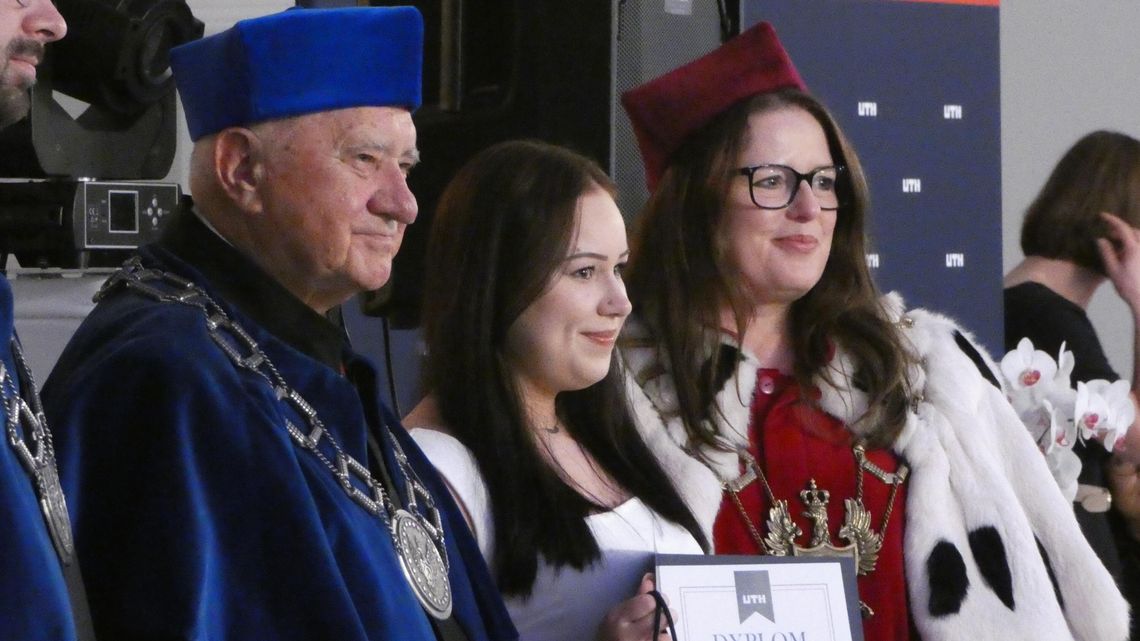 Zakończenie roku akademickiego w UTH w Płońsku. Absolwenci odebrali dyplomy