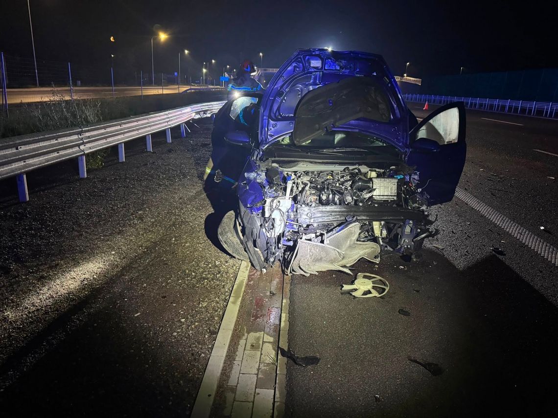 Zamknął oczy na chwilę, obudził po uderzeniu w bariery. Nocne zdarzenie na S7 w Kroczewie