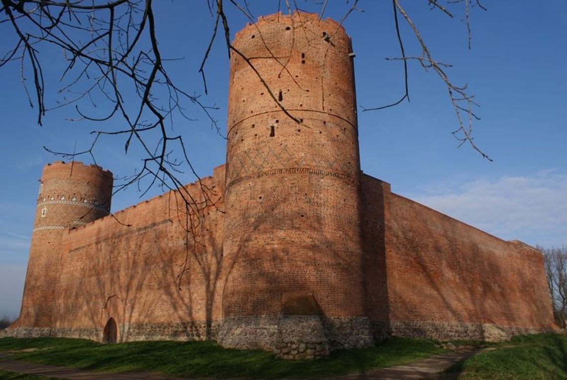 Zamkowe podróże w czasie. Cykl wakcyjnych spotkań na dziedzińcu