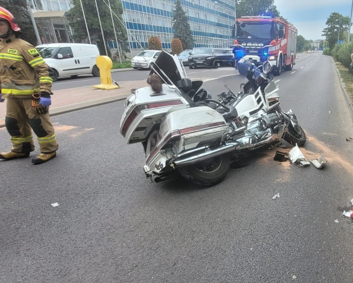 Zderzenie motocyklisty i osóbówki w centrum Ciechanowa