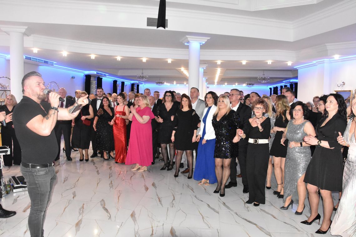 Zebrali dla Bartusia 70 tys. zł podczas balu charytatywnego Zebrali dla Bartusia 70 tys. zł podczas balu charytatywnego