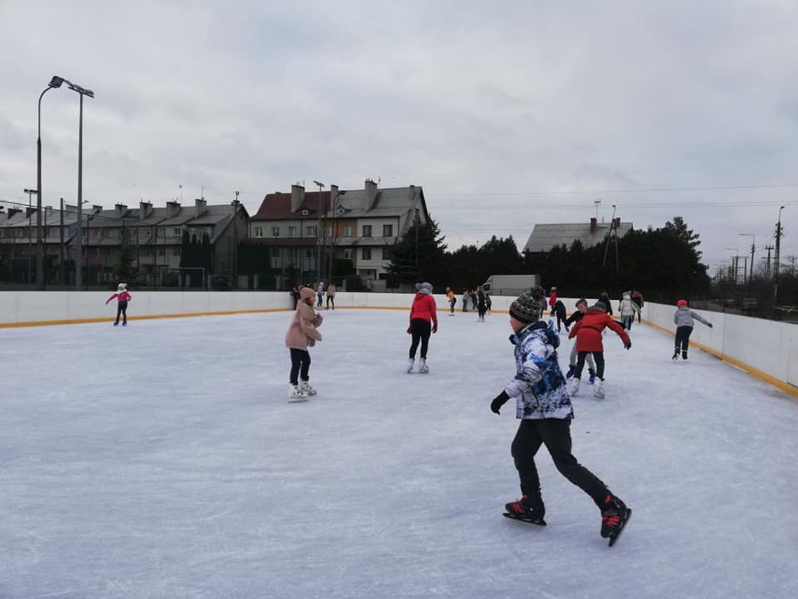 Zima w Płońsku bez lodowiska. Wymiana oświadczeń pomiędzy starostą a burmistrzem Zima w Płońsku bez lodowiska. Wymiana oświadczeń pomiędzy starostą a burmistrzem