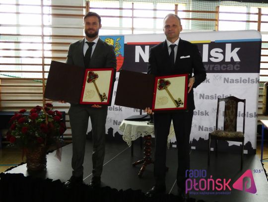 Honorowi Obywatele gm. Nasielsk Paweł Sokolnicki i Jarosław "Pasha" Jarząbkowski