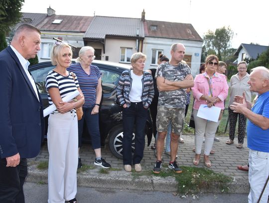 Spotkanie władz z mieszkańcami osiedla Poświętne w spawie inwestycji