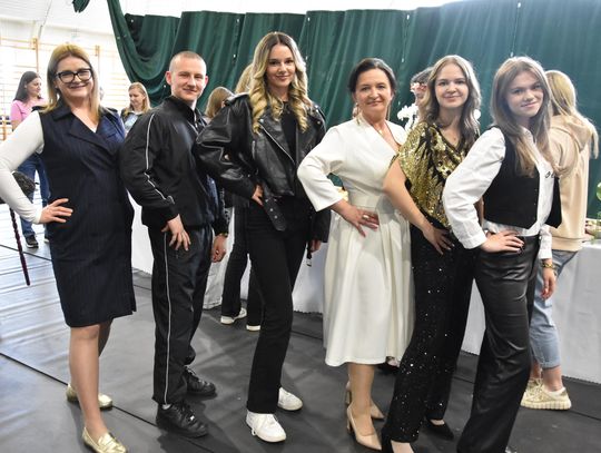 Festiwal muzyczny „80 lat minęło … Piosenki z tamtych lat” Festiwal muzyczny „80 lat minęło … Piosenki z tamtych lat”