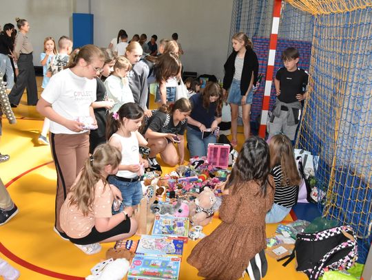 Bazarek w SP 1 w Płońsku Bazarek w SP 1 w Płońsku