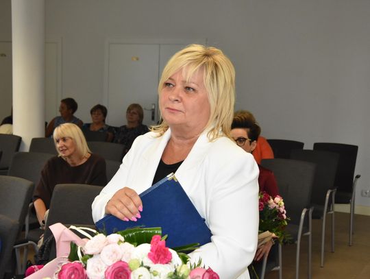 Pożegnanie byłej dyrektor SP4 w Płońsku na sesji RM