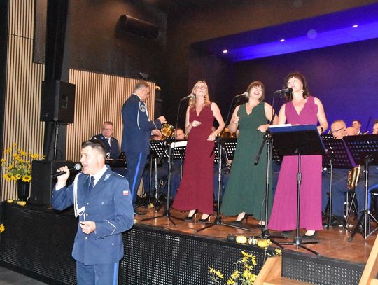 Koncert Echa Kobiet i Orkiestry Reprezentacyjnej Policji w Sochocinie