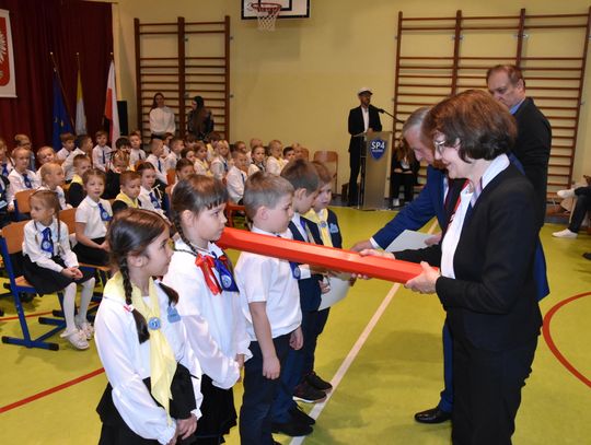 Pasowanie uczniów klas I w Szkole Podstawowej nr 4 w Płońsku