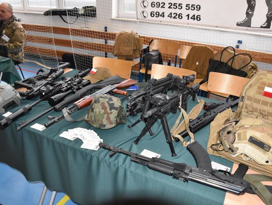 Zlot miłośników broni w Płońsku Zlot miłośników broni w Płońsku