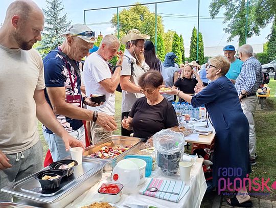 Warmińska Piesza Pielgrzymka na obiedzie w Strachowie