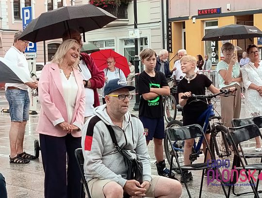 FAKIRY w płońskim rynku