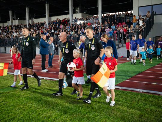Gwiazdy polskiej piłki w Płońsku. Wielkie otwarcie Stadionu Miejskiego [ZDJĘCIA]